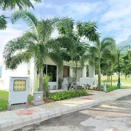 Oyo 24200 Bahri Beautiful Country 호텔 Ayyampālaiyam 외부 사진