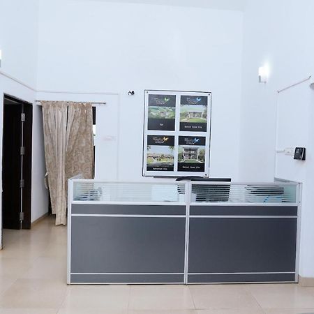 Oyo 24200 Bahri Beautiful Country 호텔 Ayyampālaiyam 외부 사진