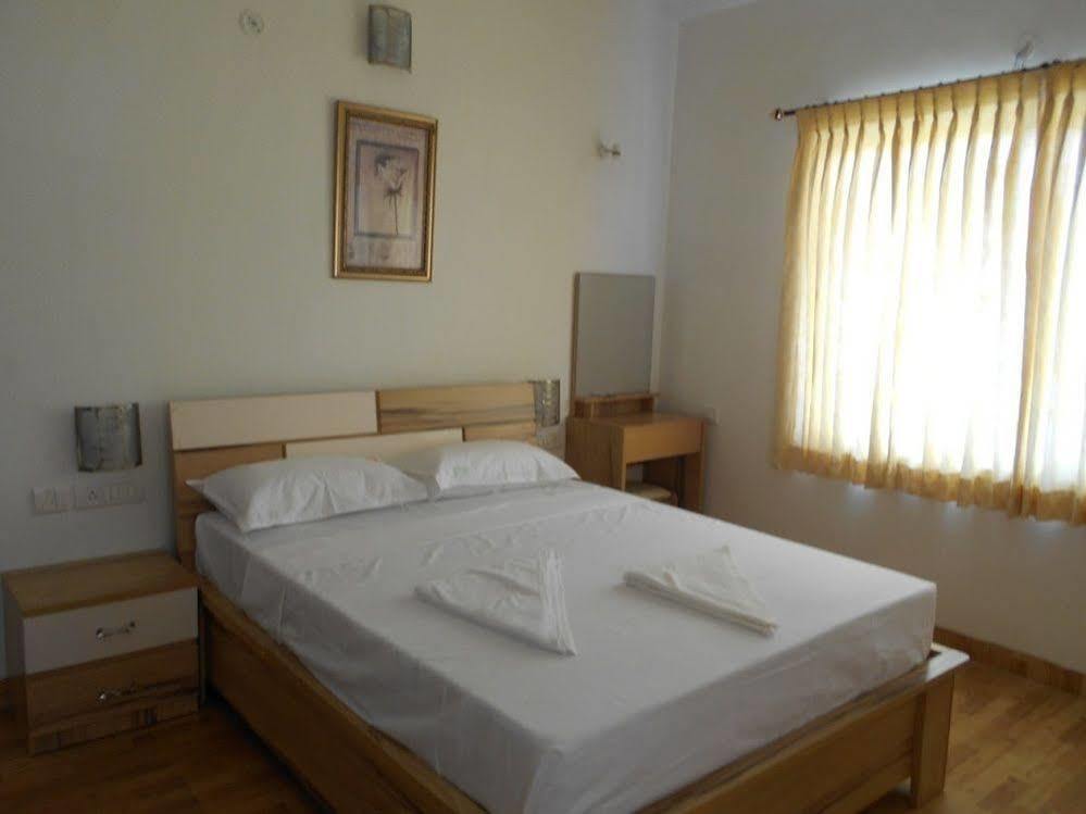 Oyo 24200 Bahri Beautiful Country 호텔 Ayyampālaiyam 외부 사진