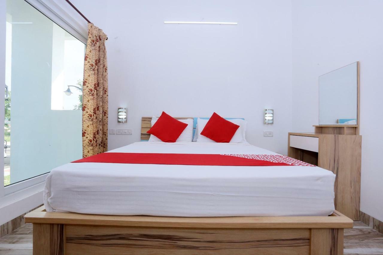 Oyo 24200 Bahri Beautiful Country 호텔 Ayyampālaiyam 외부 사진