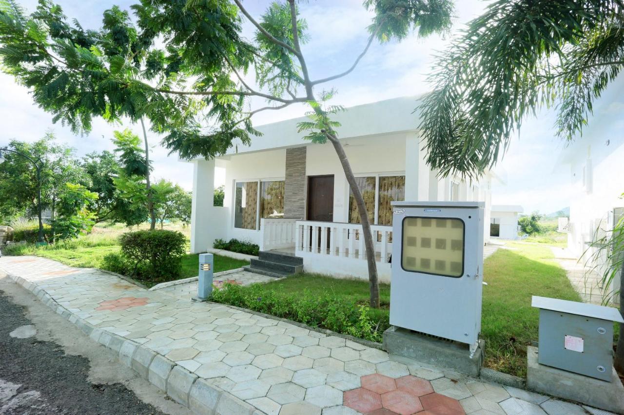 Oyo 24200 Bahri Beautiful Country 호텔 Ayyampālaiyam 외부 사진
