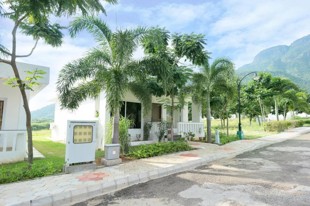 Oyo 24200 Bahri Beautiful Country 호텔 Ayyampālaiyam 외부 사진