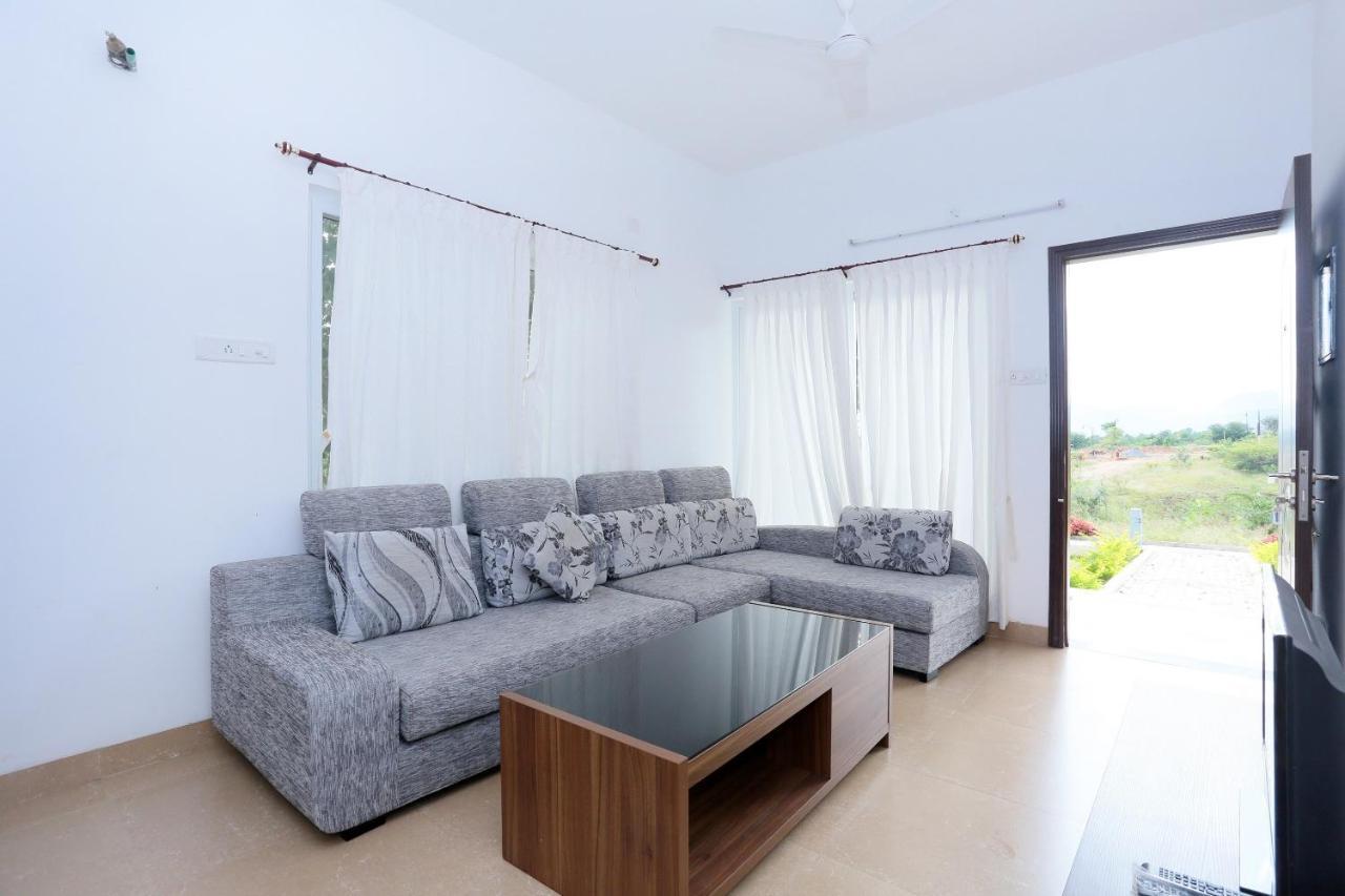 Oyo 24200 Bahri Beautiful Country 호텔 Ayyampālaiyam 외부 사진