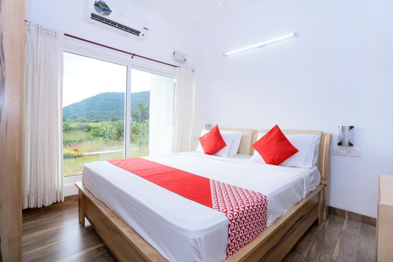 Oyo 24200 Bahri Beautiful Country 호텔 Ayyampālaiyam 외부 사진